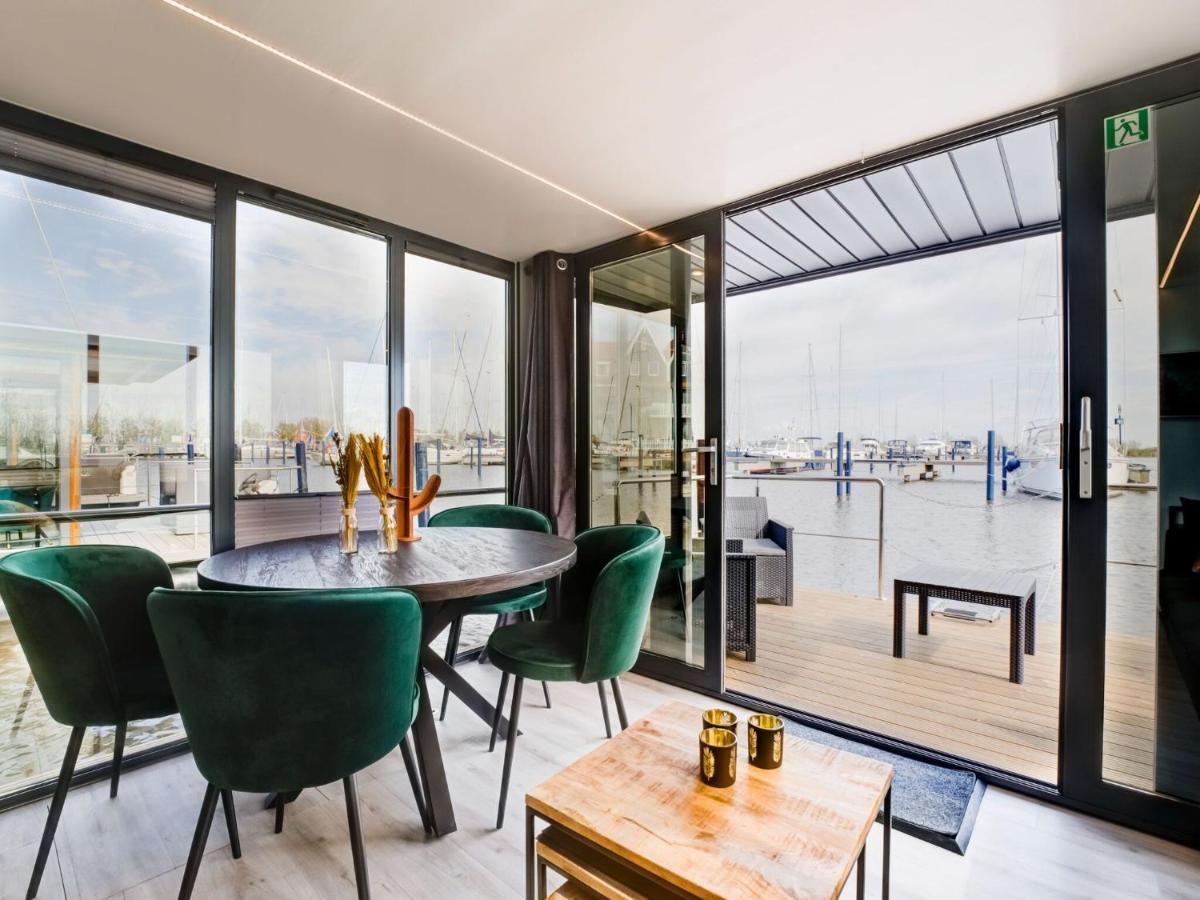 Beautiful Houseboat In Marina Of Volendam Otel Dış mekan fotoğraf